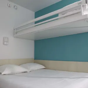 Hotelf1 Centre Echangeur A7 A9 Hotel